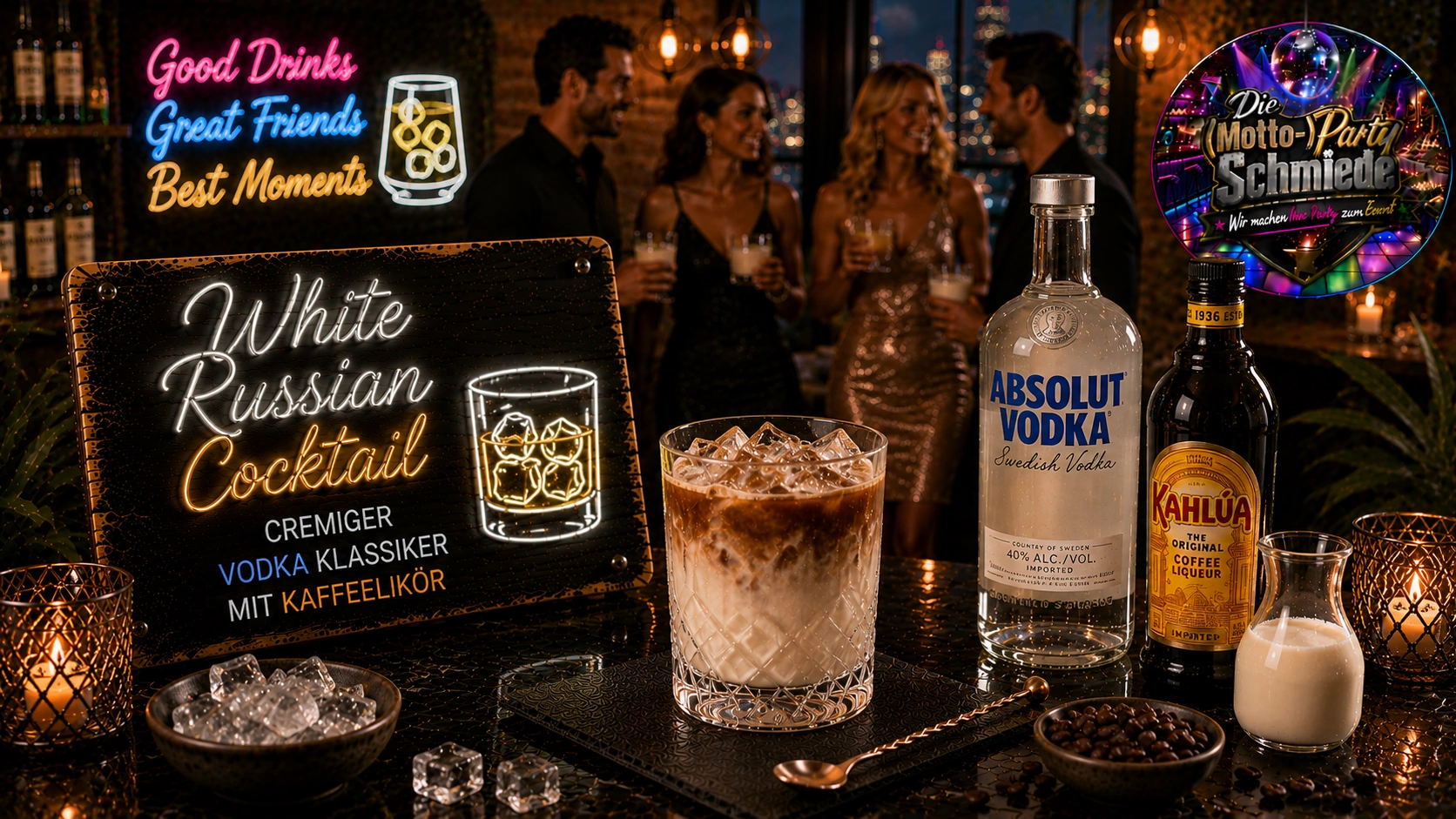 White Russian Cocktail – Cremiger Vodka Klassiker mit Kaffeelikör Cremiger White Russian Cocktail mit Sahneschicht und Eiswürfeln in einem eleganten Tumblerglas auf dunklem Hintergrund.